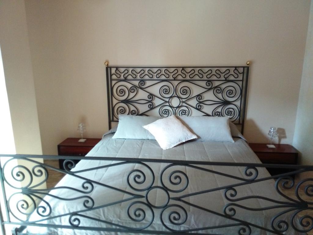 מטרה B&B "Lo Straniero" חדר תמונה